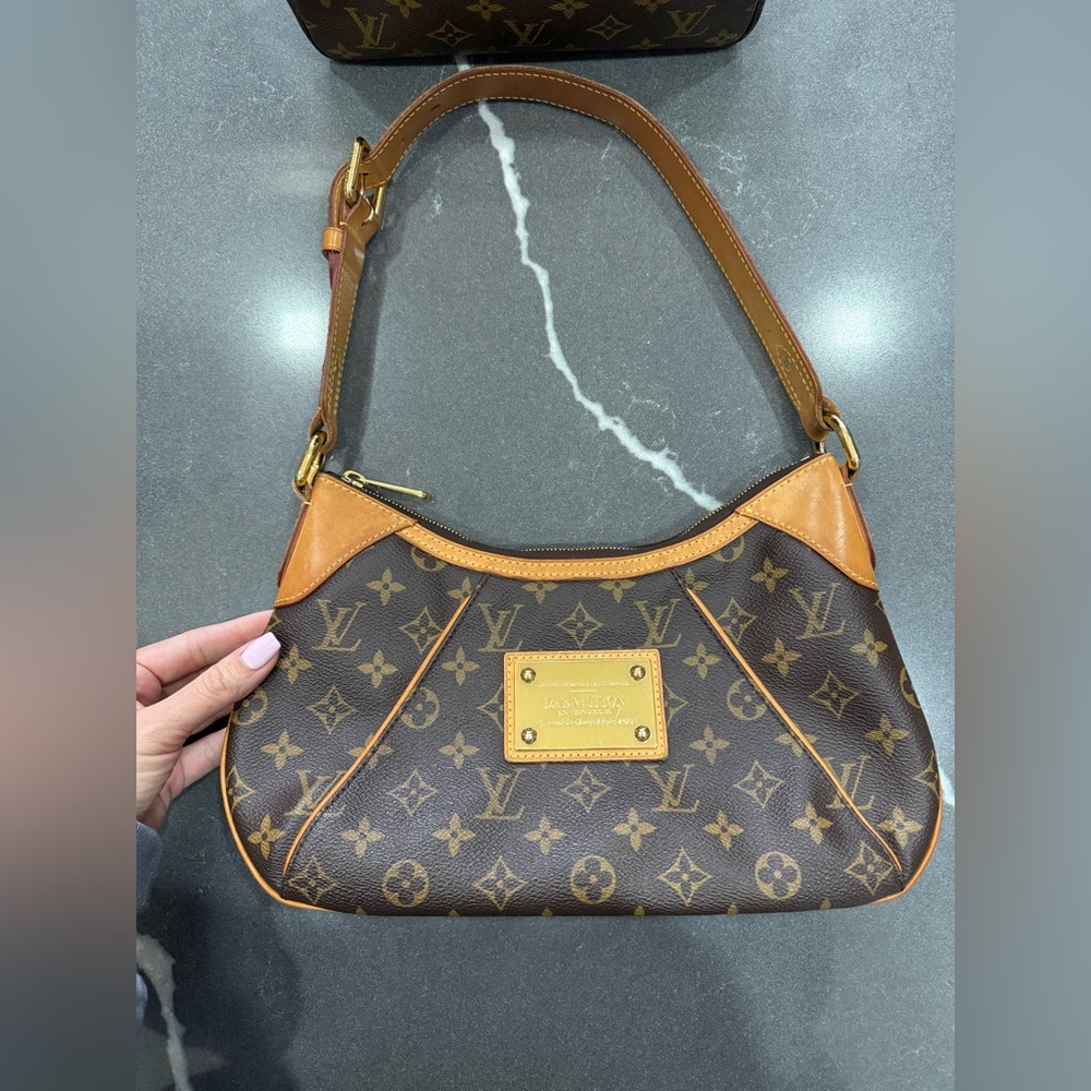 Louis Vuitton Thames PM